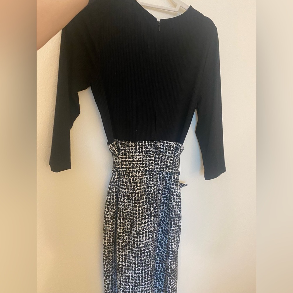 Express Work Dress - Picture 4 of 9